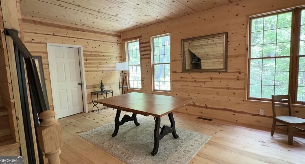 881 Mule Branch RD Helen, GA 30545