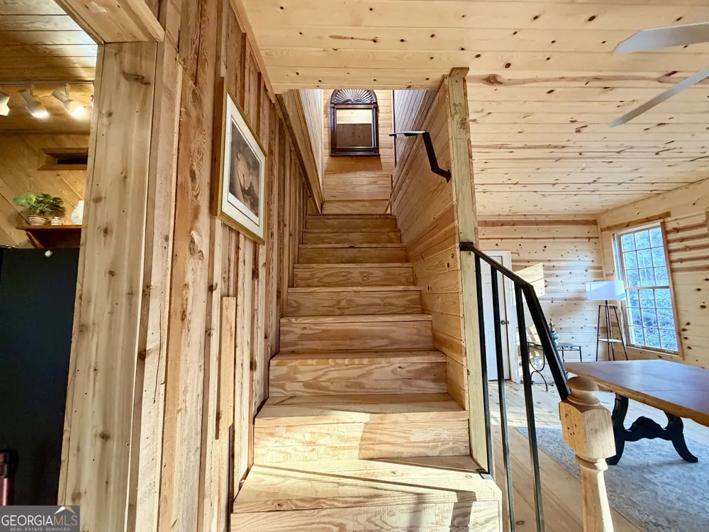 881 Mule Branch RD Helen, GA 30545