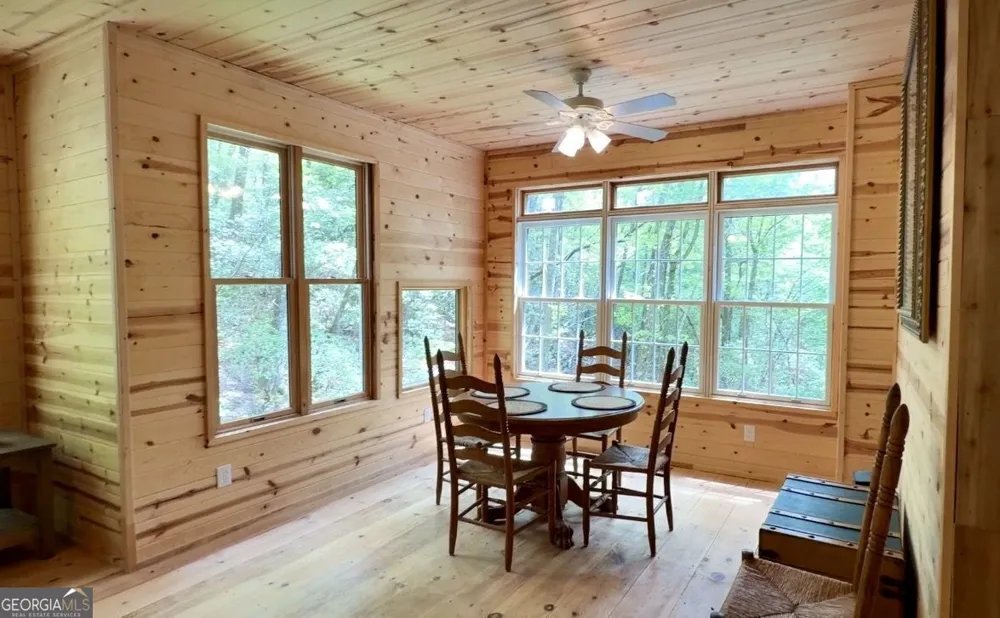 881 Mule Branch RD Helen, GA 30545