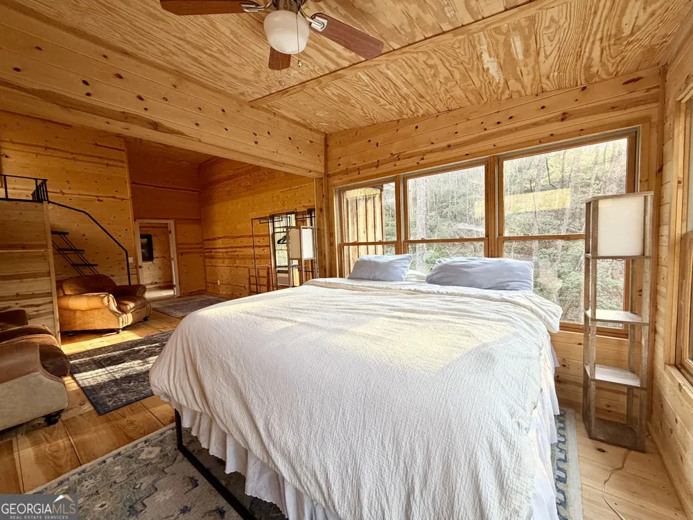 881 Mule Branch RD Helen, GA 30545