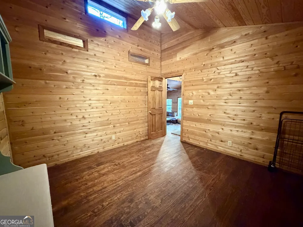 881 Mule Branch RD Helen, GA 30545