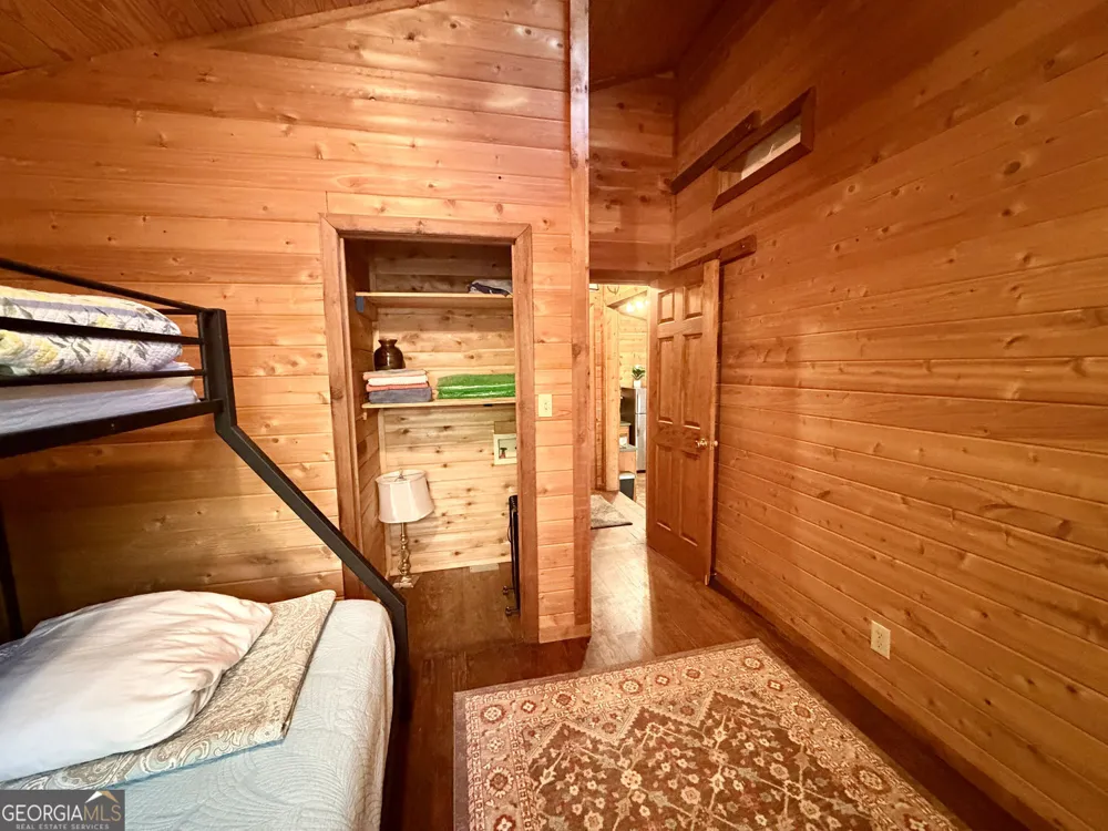 881 Mule Branch RD Helen, GA 30545