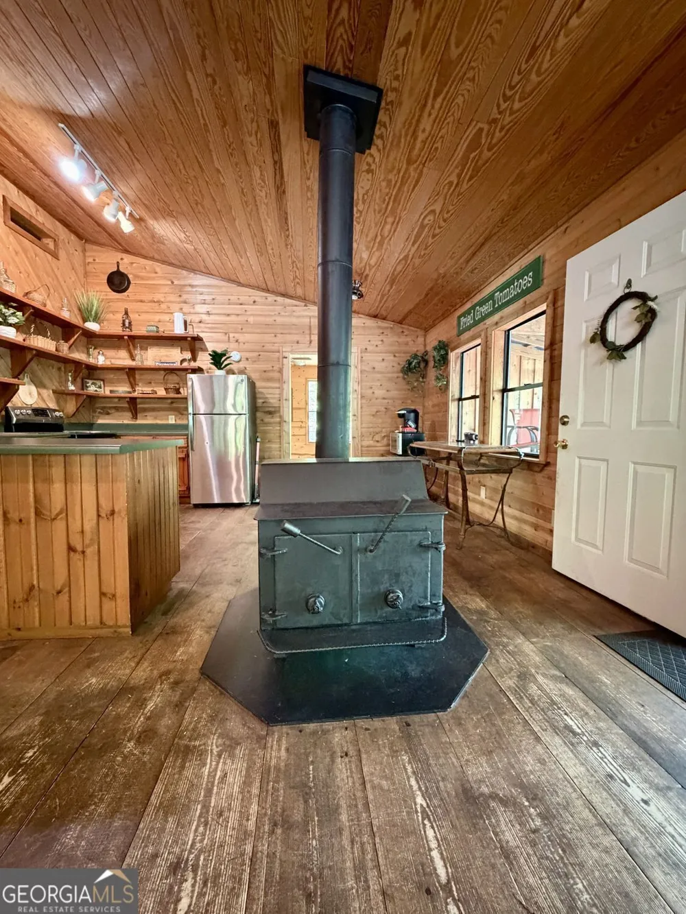 881 Mule Branch RD Helen, GA 30545