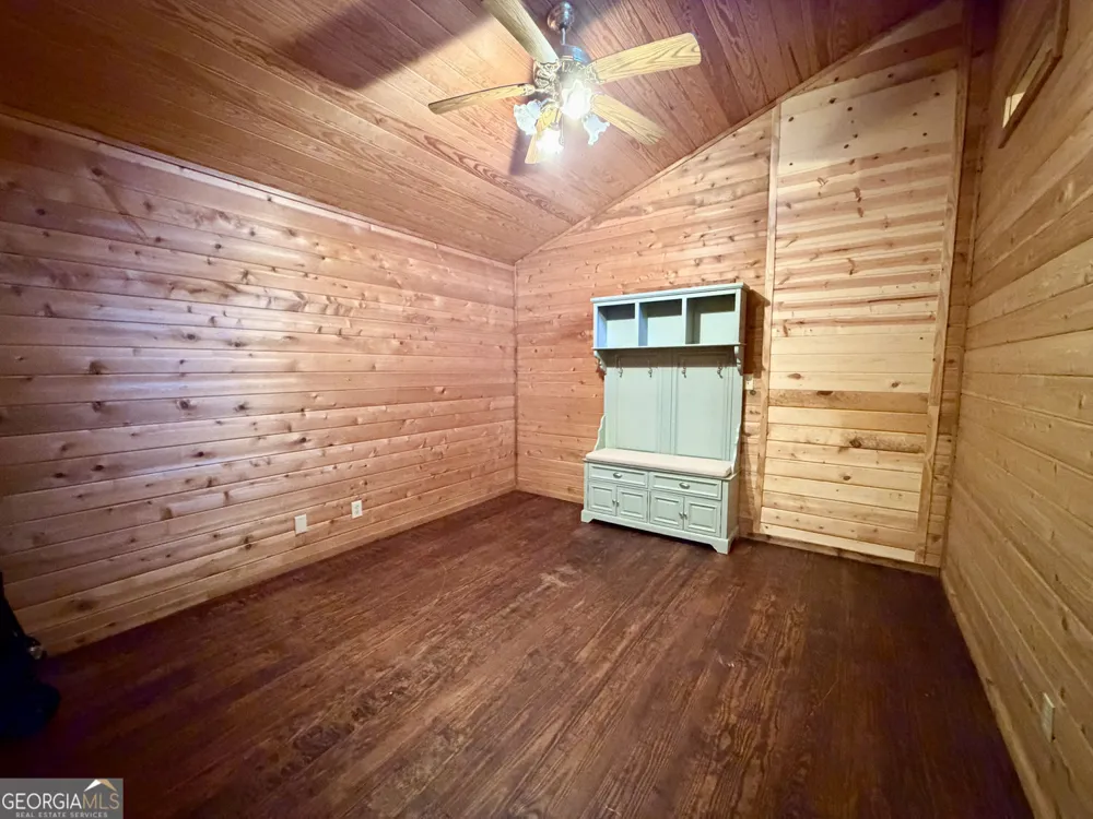 881 Mule Branch RD Helen, GA 30545