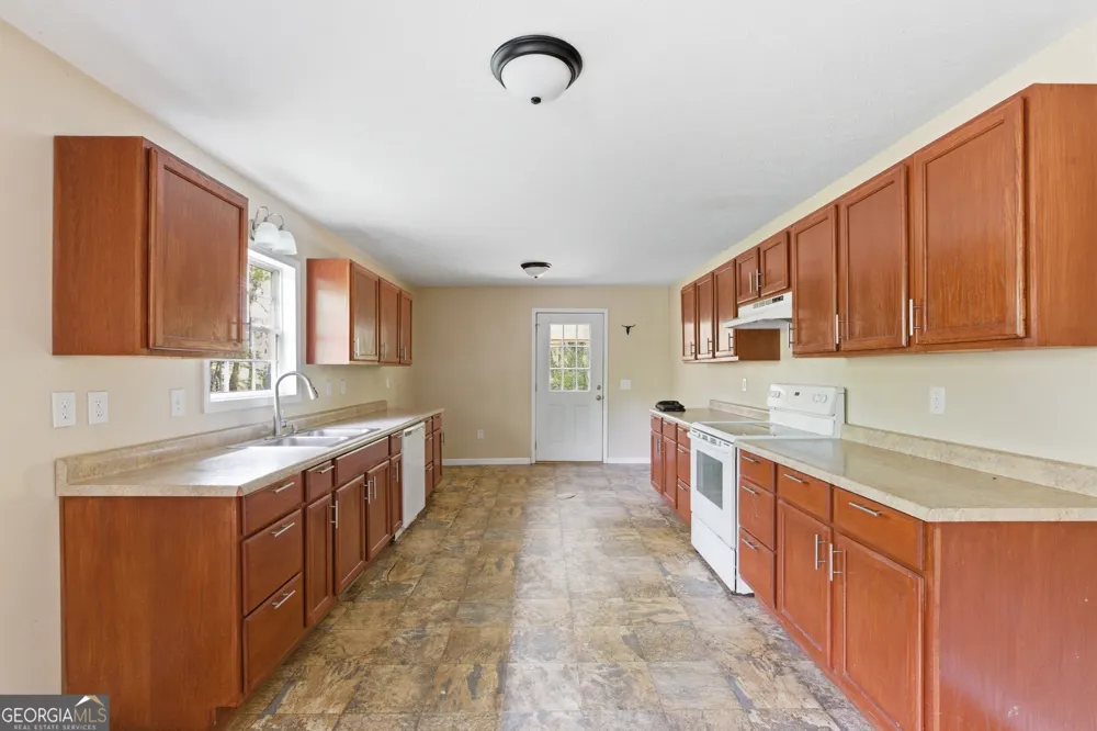 6668 Belton Bridge RD Lula, GA 30554