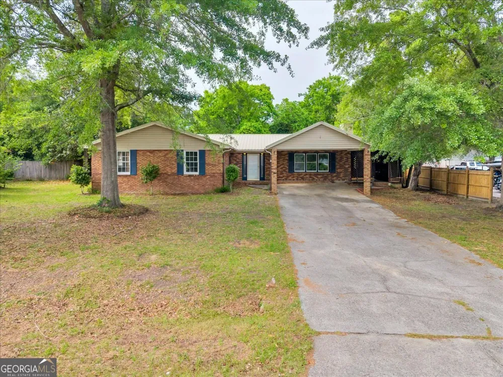 111 Weaver RD Warner Robins, GA 31093