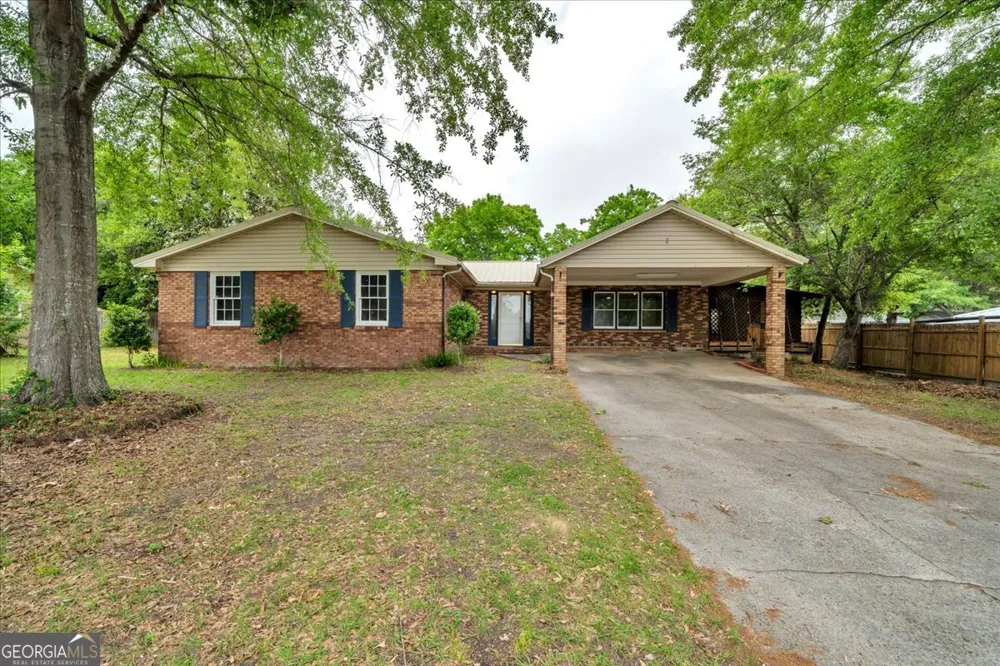 111 Weaver RD Warner Robins, GA 31093