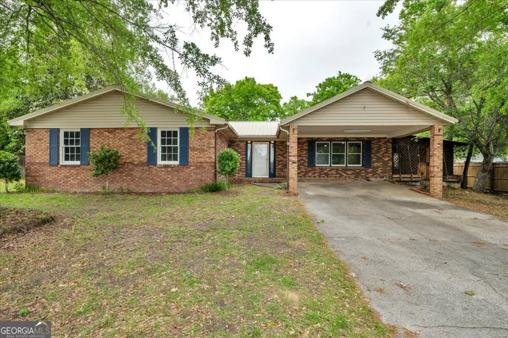 111 Weaver RD Warner Robins, GA 31093