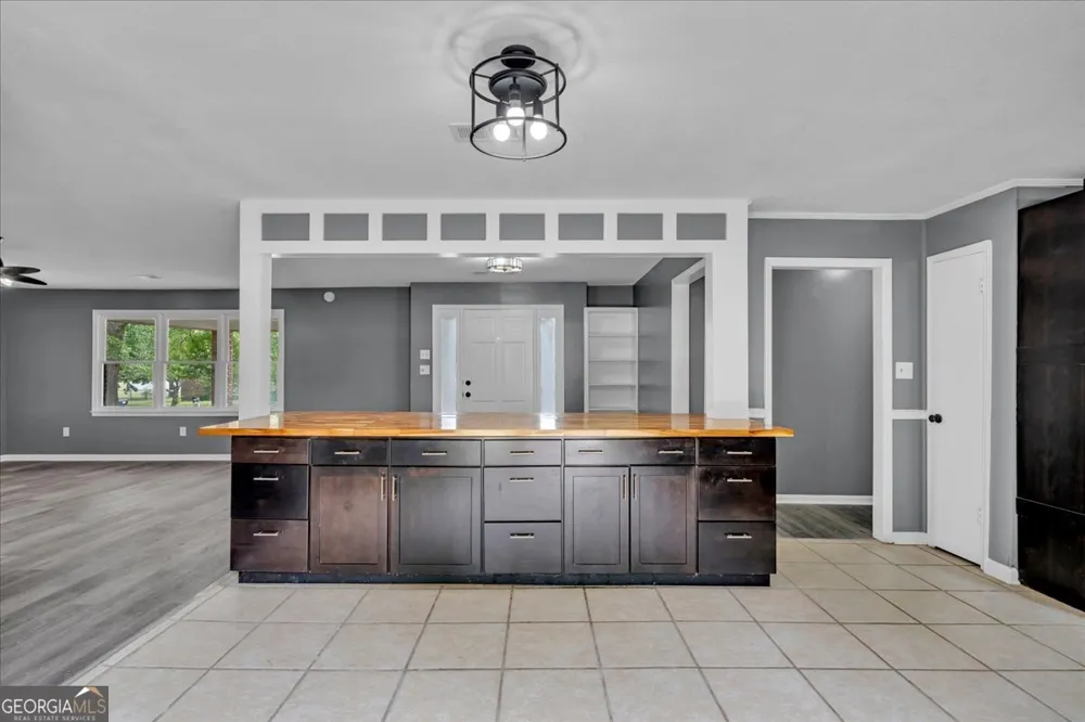 111 Weaver RD Warner Robins, GA 31093