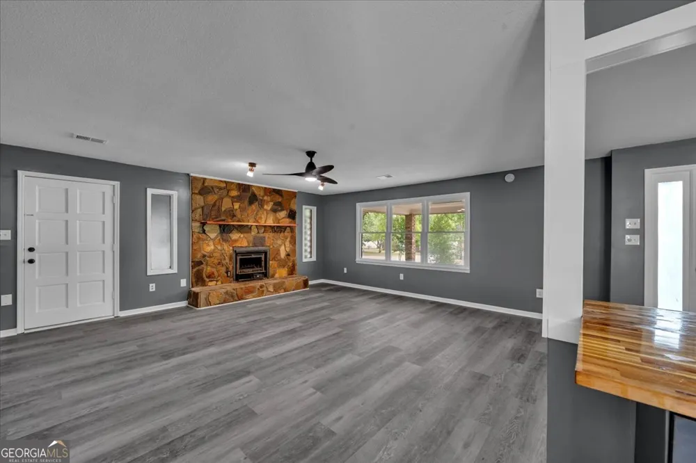 111 Weaver RD Warner Robins, GA 31093