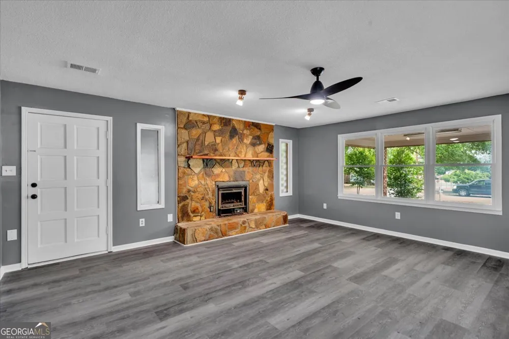 111 Weaver RD Warner Robins, GA 31093