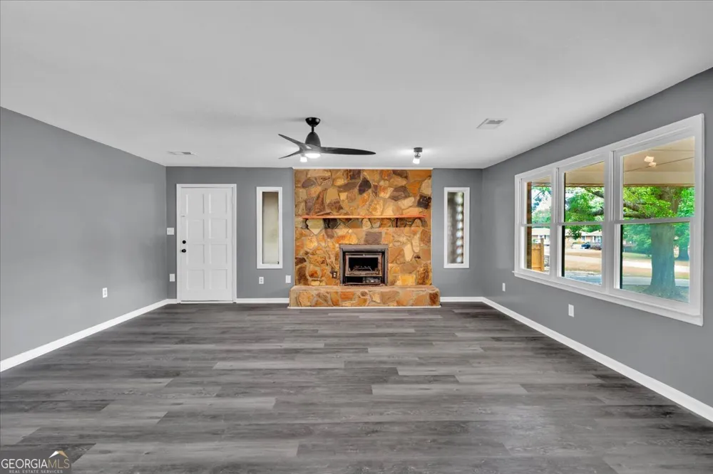 111 Weaver RD Warner Robins, GA 31093