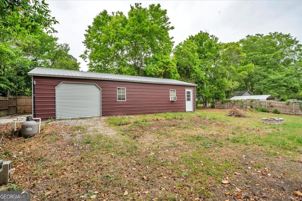 111 Weaver RD Warner Robins, GA 31093