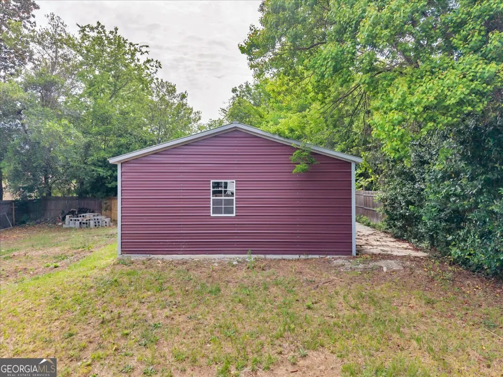 111 Weaver RD Warner Robins, GA 31093