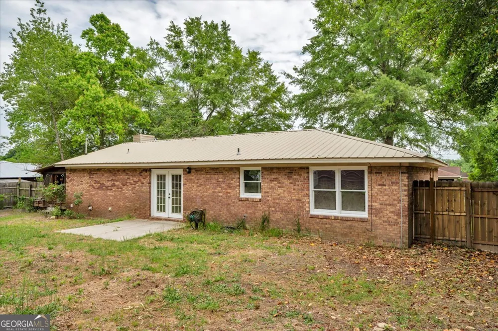 111 Weaver RD Warner Robins, GA 31093
