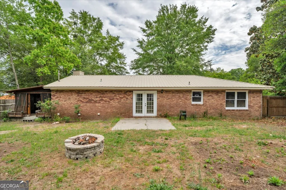 111 Weaver RD Warner Robins, GA 31093