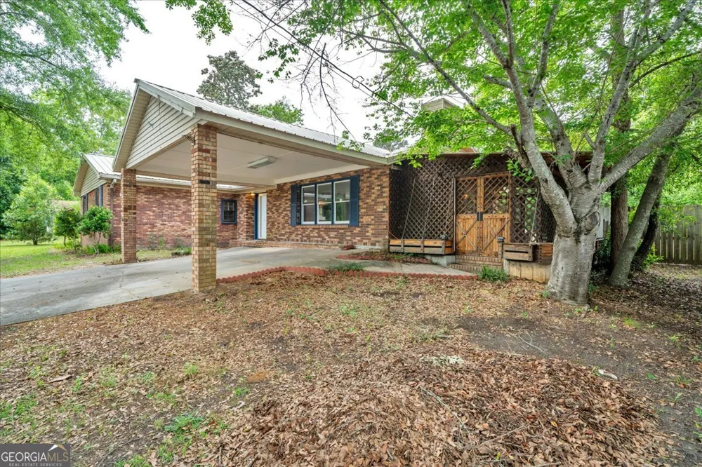 111 Weaver RD Warner Robins, GA 31093