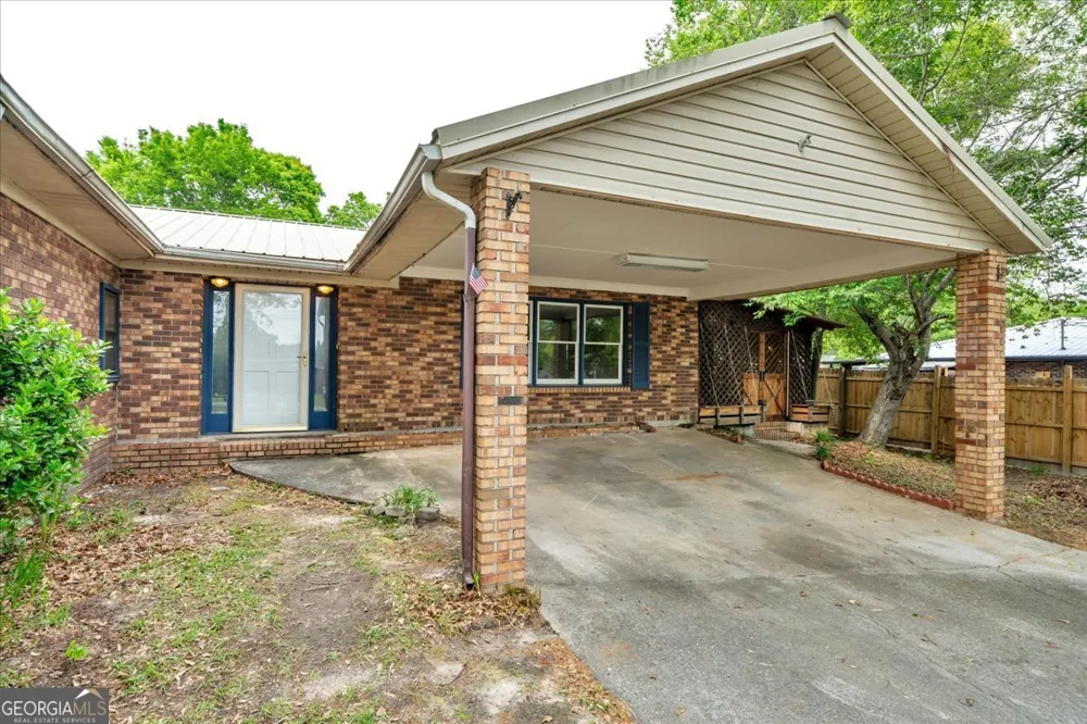 111 Weaver RD Warner Robins, GA 31093