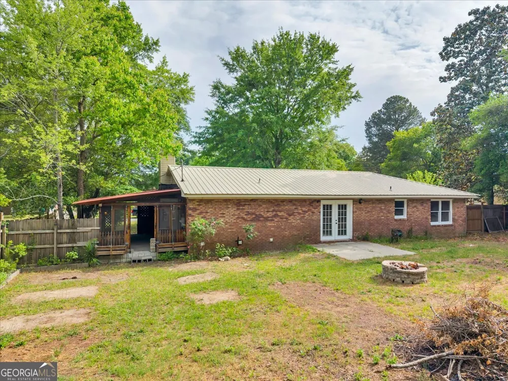 111 Weaver RD Warner Robins, GA 31093
