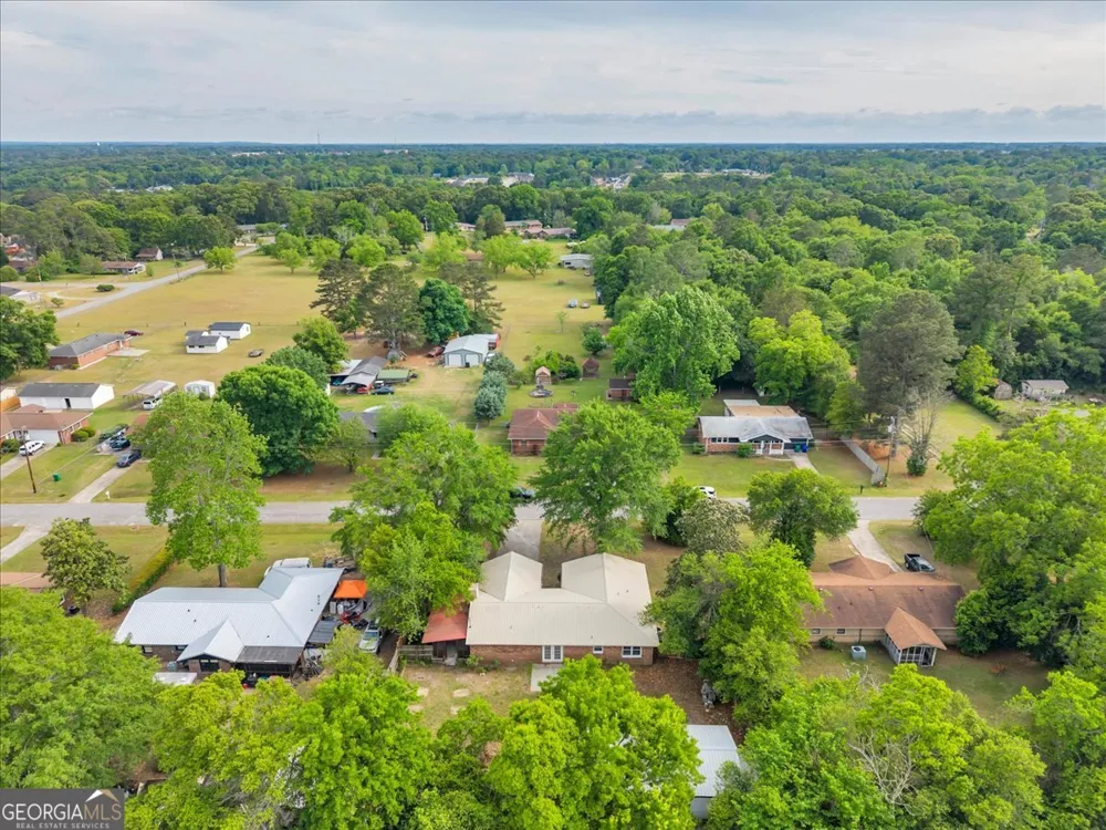 111 Weaver RD Warner Robins, GA 31093