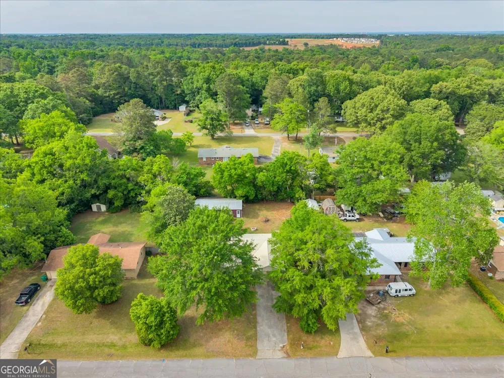 111 Weaver RD Warner Robins, GA 31093