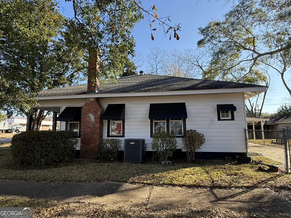 1358 1st AVE Rochelle, GA 31079