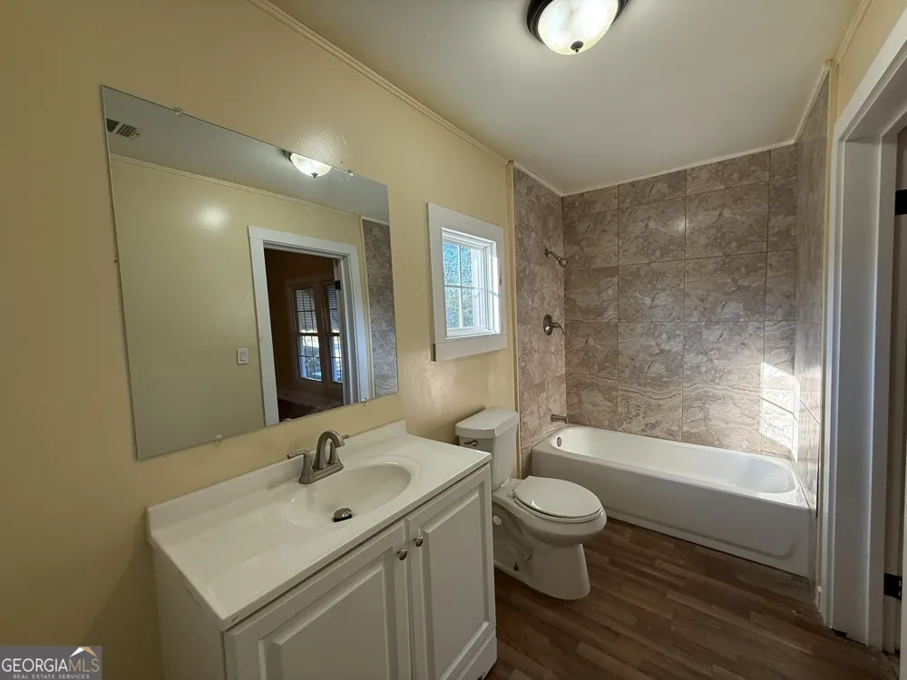 1358 1st AVE Rochelle, GA 31079