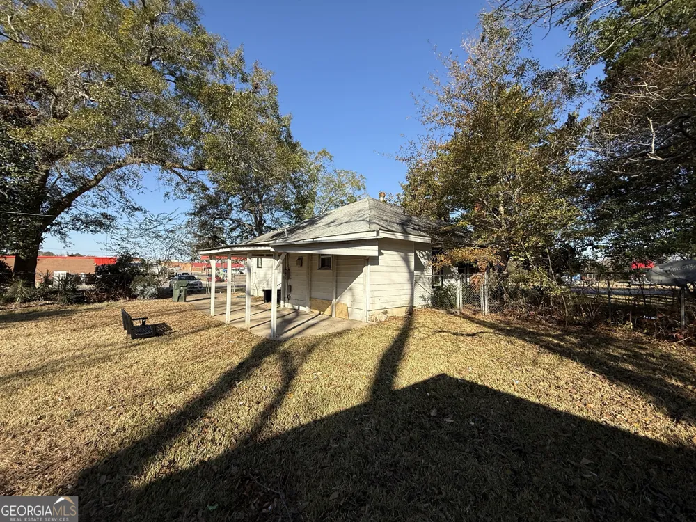 1358 1st AVE Rochelle, GA 31079