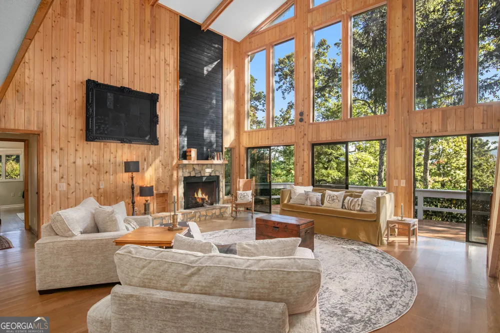 388 Alex Mountain DR Sky Valley, GA 30537