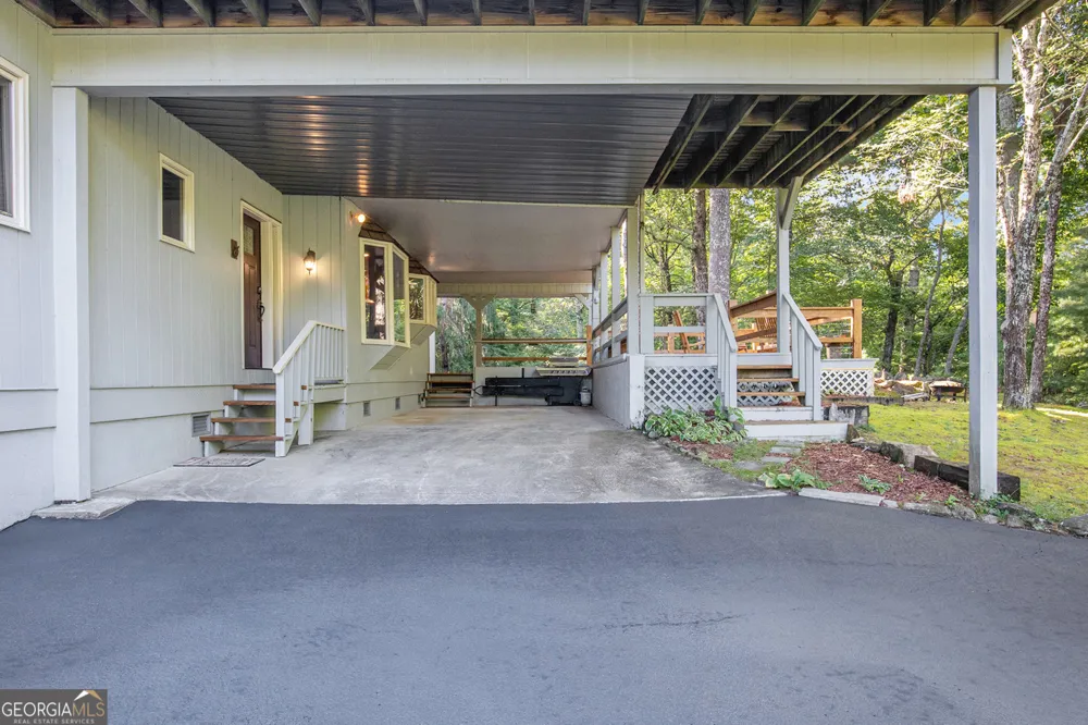 388 Alex Mountain DR Sky Valley, GA 30537