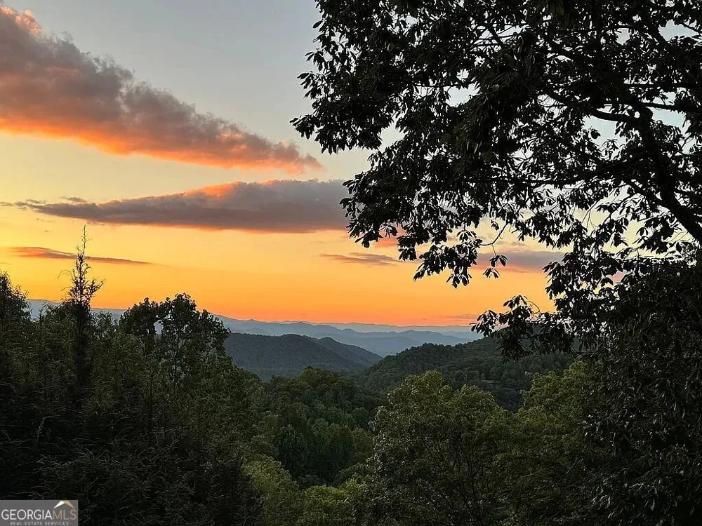 388 Alex Mountain DR Sky Valley, GA 30537