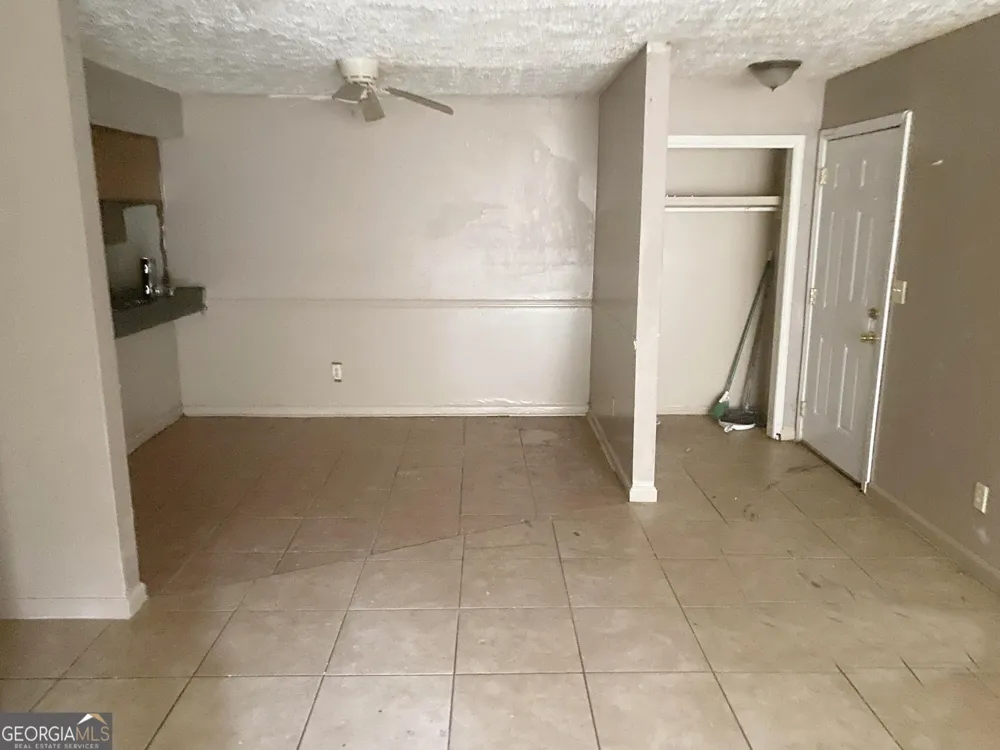 5918 Sutcliff SQ Lithonia, GA 30058