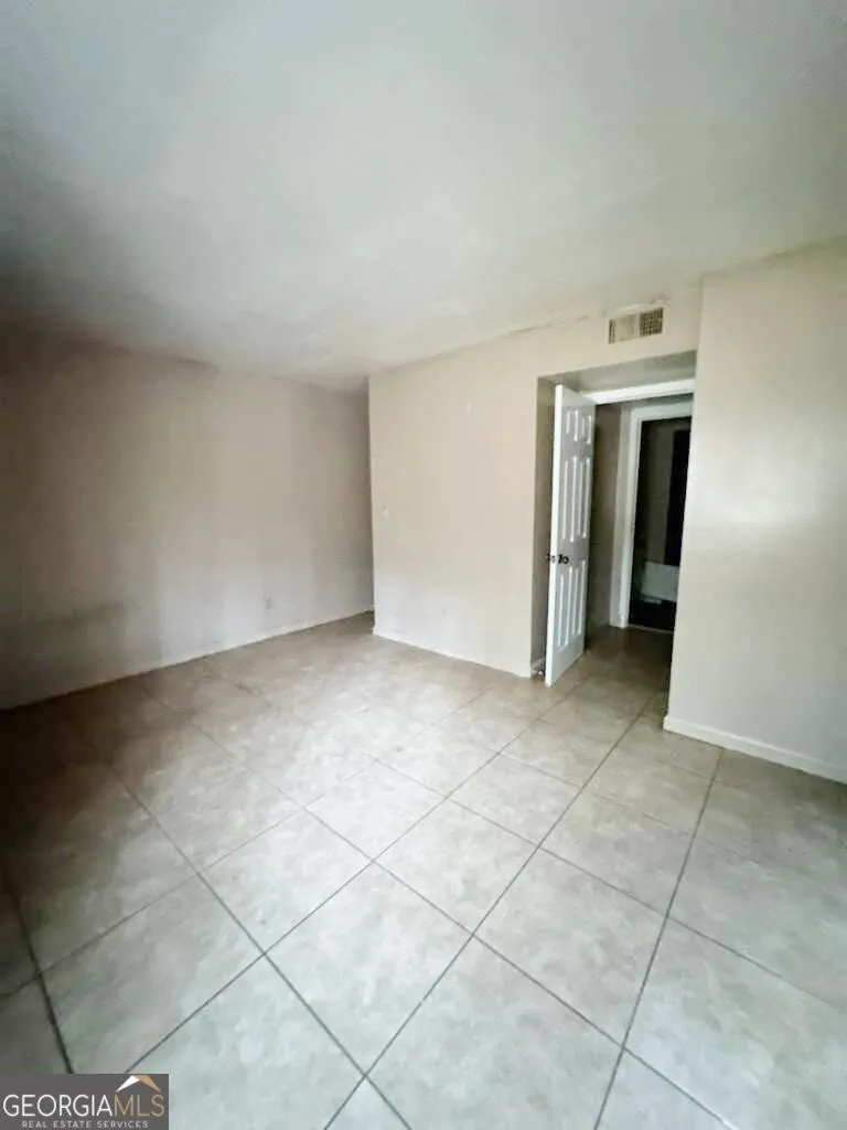 5918 Sutcliff SQ Lithonia, GA 30058
