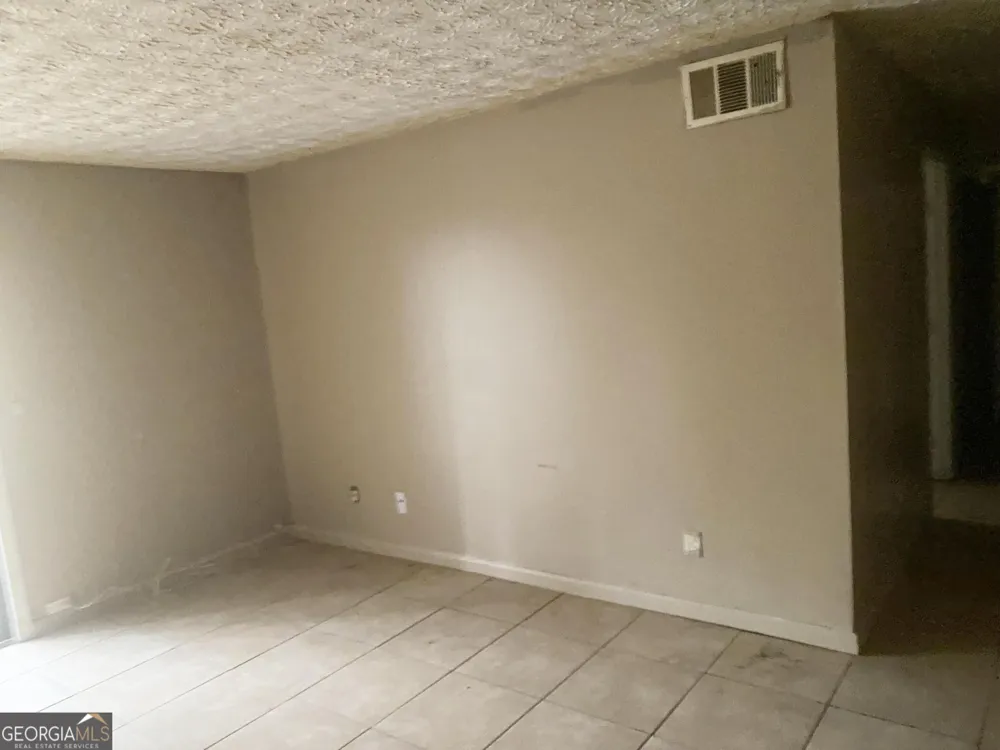 5918 Sutcliff SQ Lithonia, GA 30058