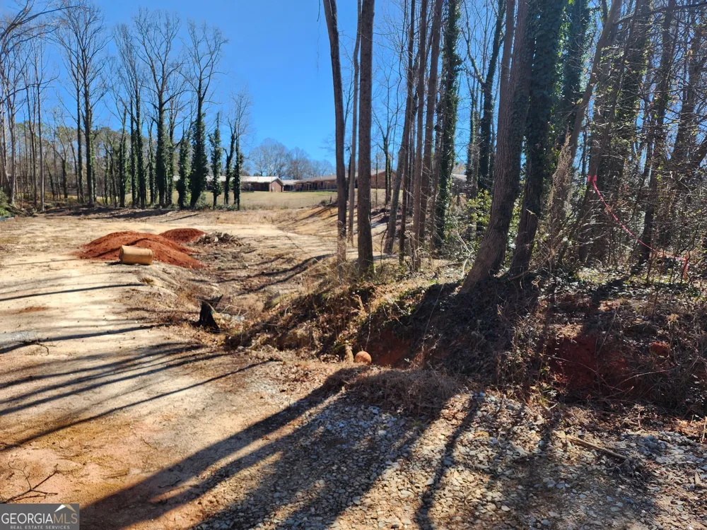 8A Forest Creek CIR Hartwell, GA 30643