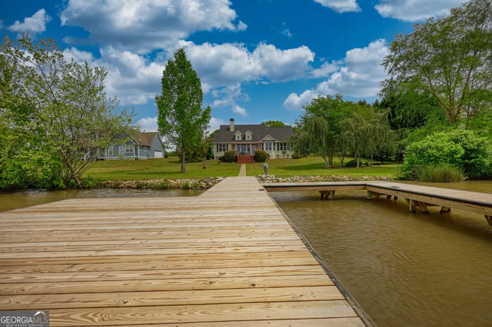1031 Shoreline DR Madison, GA 30650