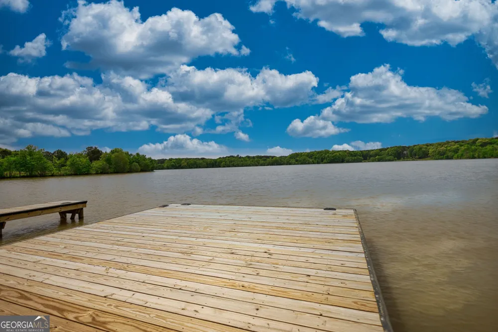 1031 Shoreline DR Madison, GA 30650
