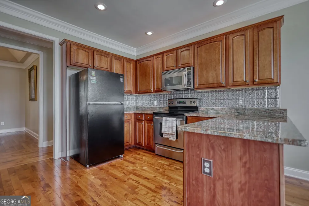 1031 Shoreline DR Madison, GA 30650