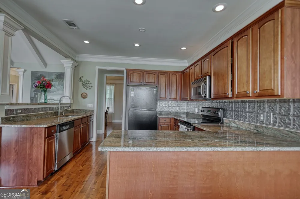 1031 Shoreline DR Madison, GA 30650