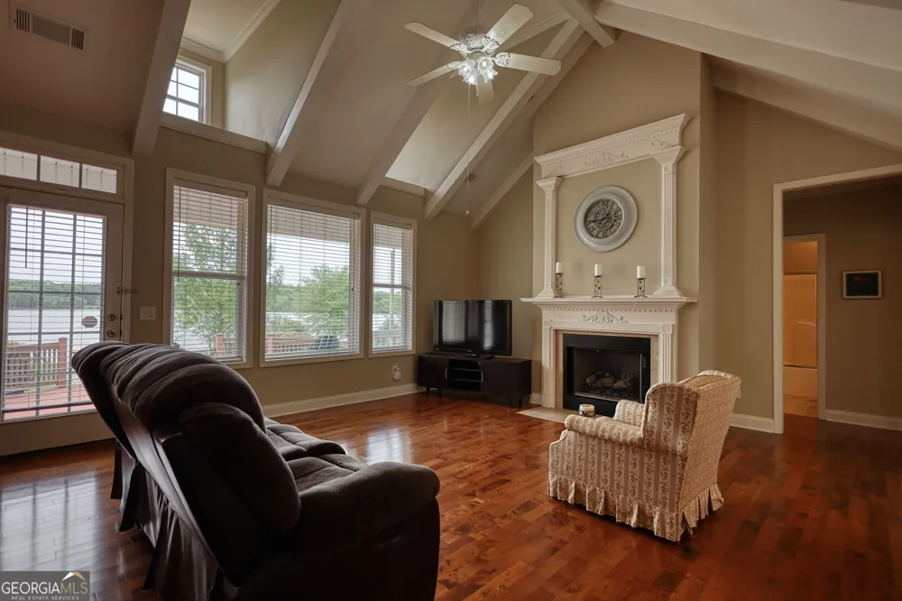 1031 Shoreline DR Madison, GA 30650