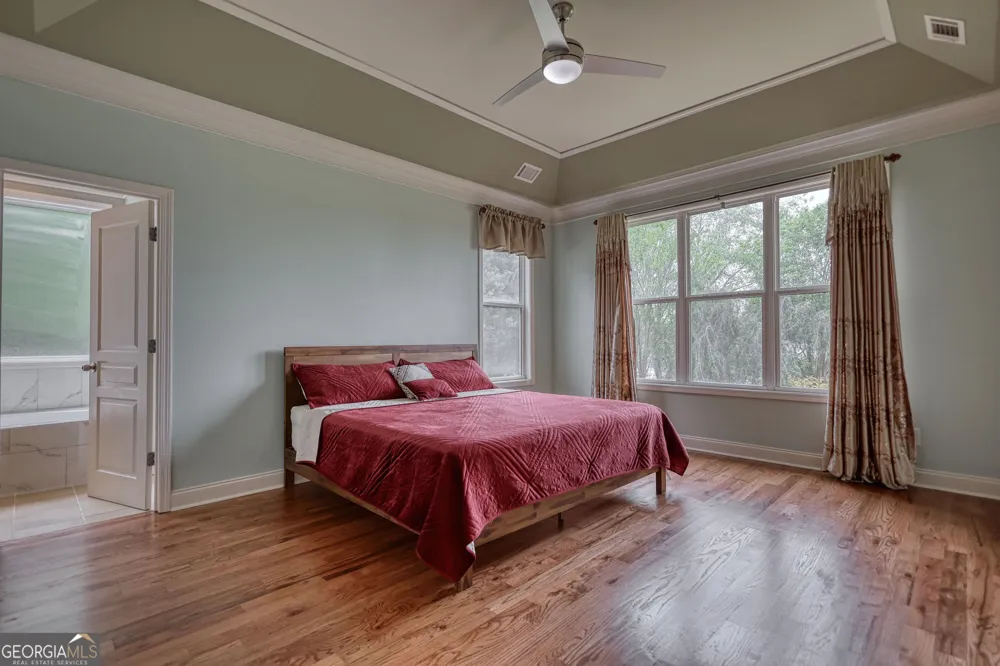 1031 Shoreline DR Madison, GA 30650