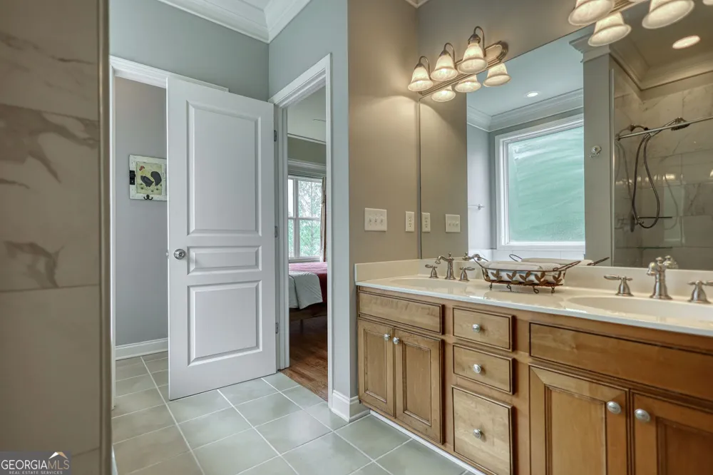1031 Shoreline DR Madison, GA 30650