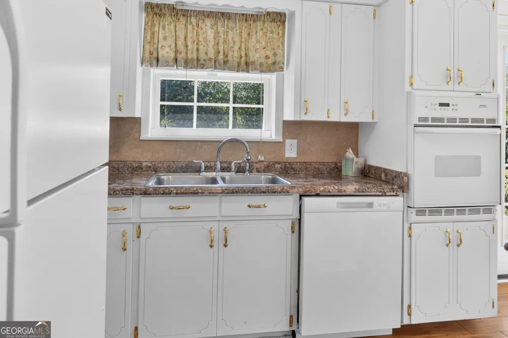104 Azalea LN Reidsville, GA 30453