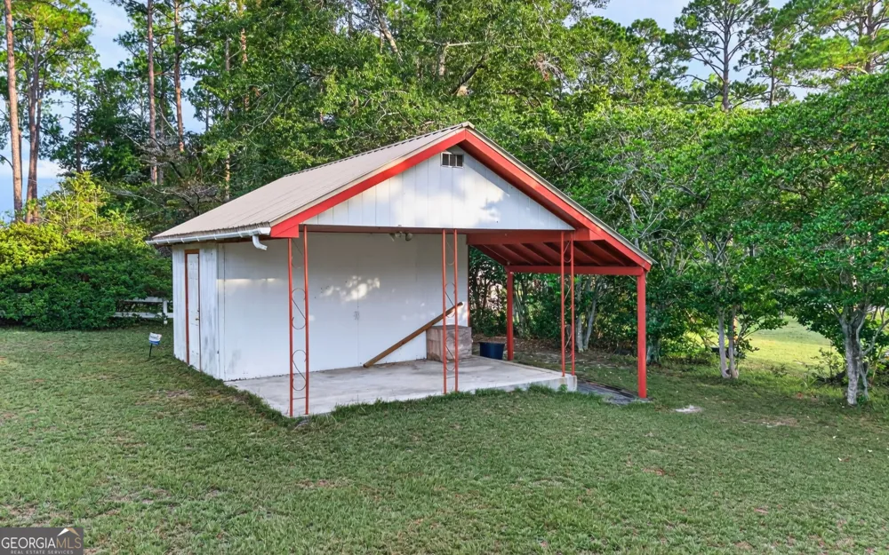104 Azalea LN Reidsville, GA 30453