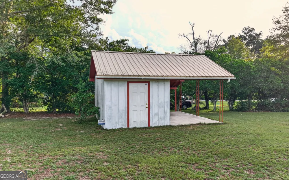 104 Azalea LN Reidsville, GA 30453