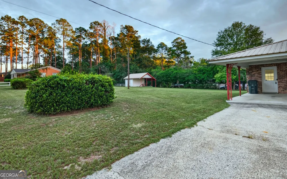 104 Azalea LN Reidsville, GA 30453