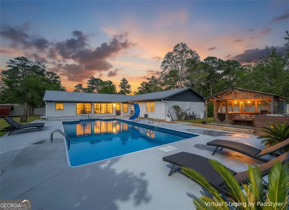 2075 Sylvia LN Waycross, GA 31503