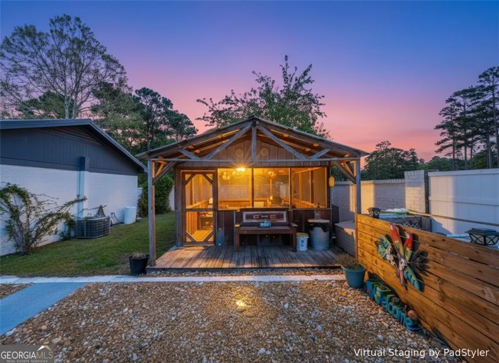 2075 Sylvia LN Waycross, GA 31503