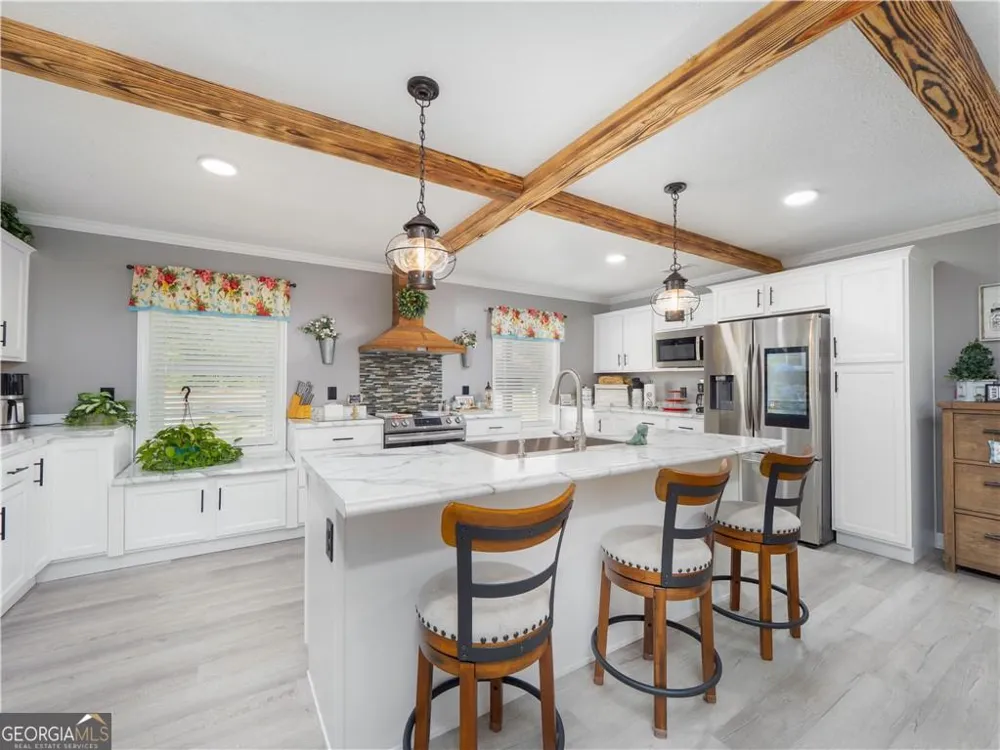 2075 Sylvia LN Waycross, GA 31503