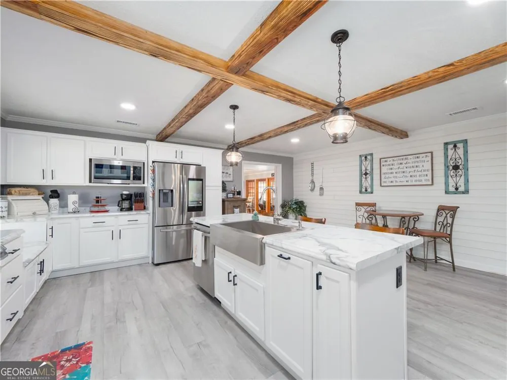 2075 Sylvia LN Waycross, GA 31503